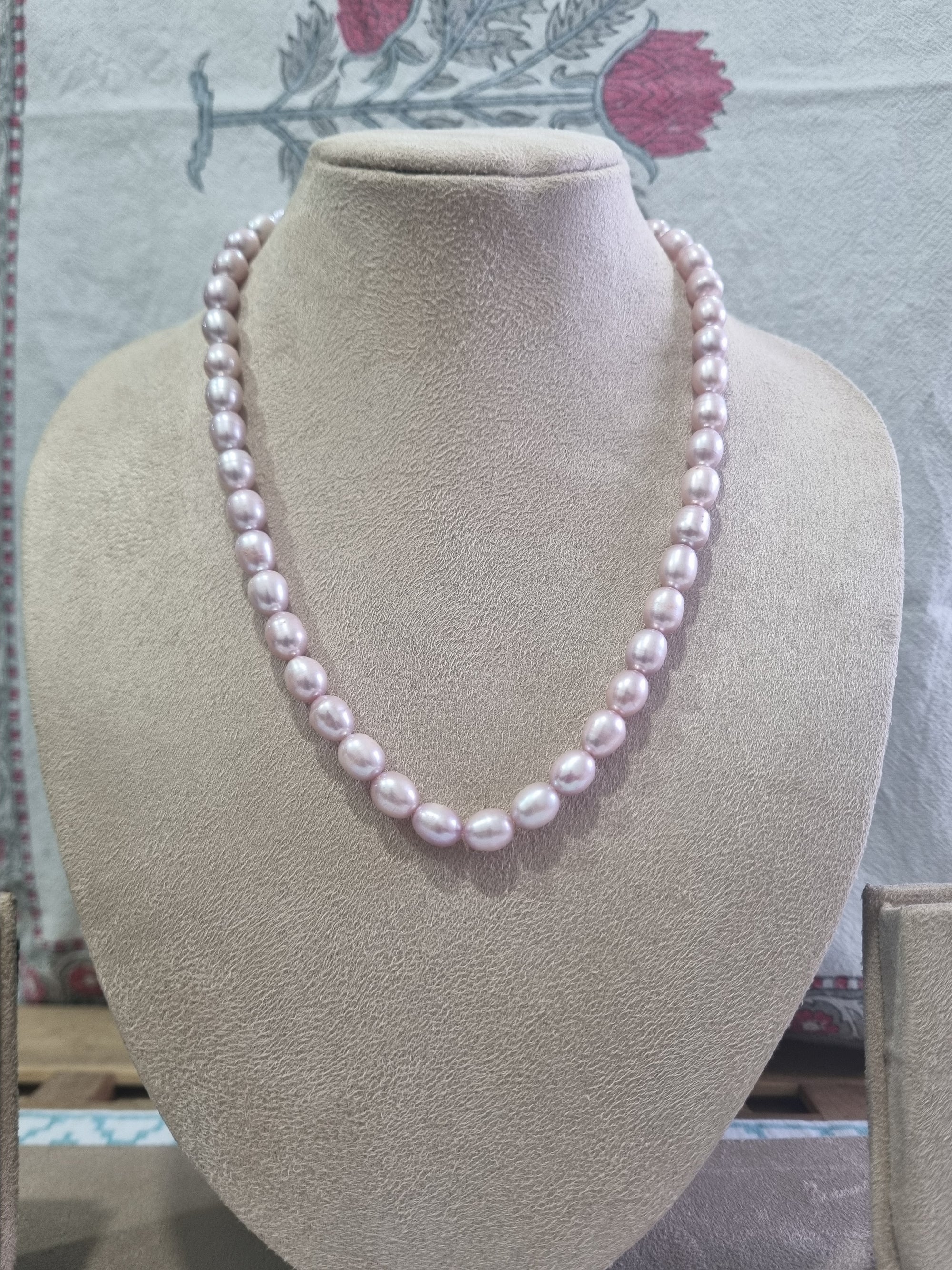 Freshwater pearls pendant with American Diamond (AD) with Golden chain