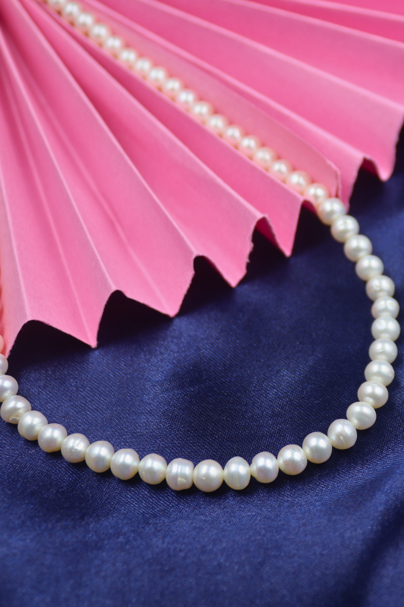 White Round Pearl Necklace and Tops