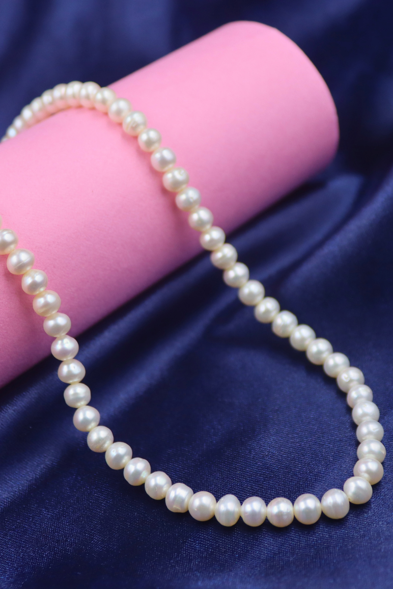 White Round Pearl Necklace and Tops