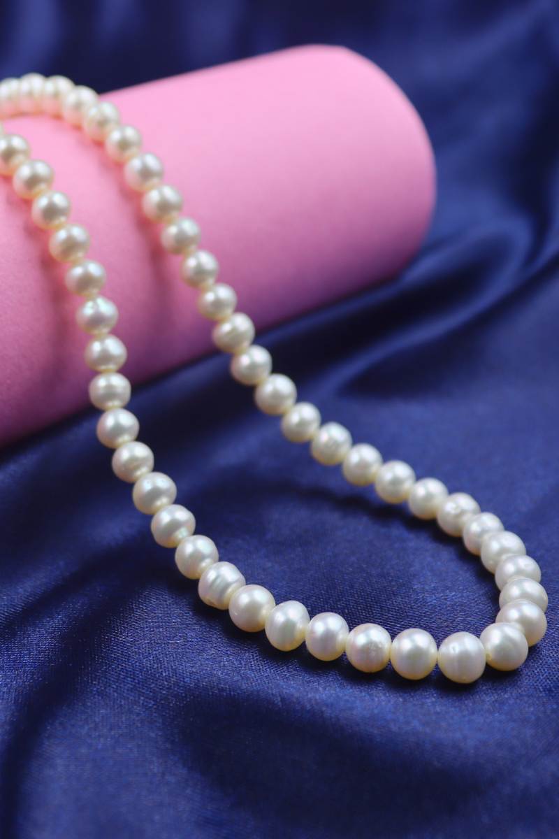 White Round Pearl Necklace and Tops